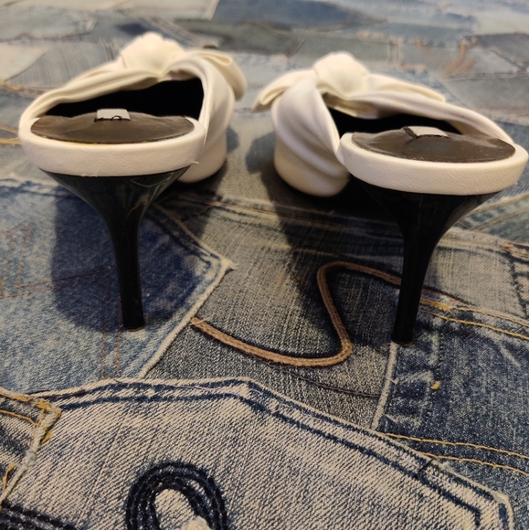 ZARA NWOT WHITE Kitten HEELS - Picture 9 of 9